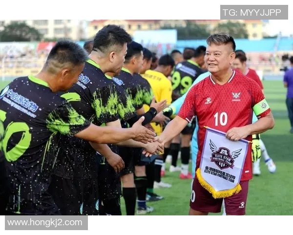 彩虹元素闪耀绿茵场足球明星们的多元魅力与精彩瞬间