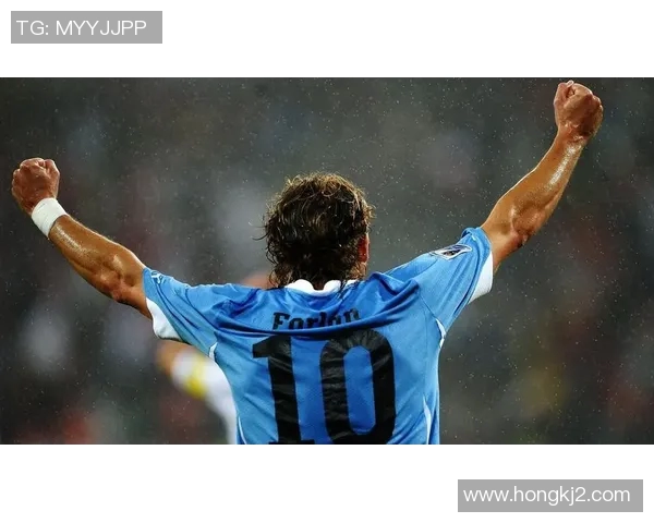 意大利现役足球明星壁纸精选展示让你感受足球魅力与激情